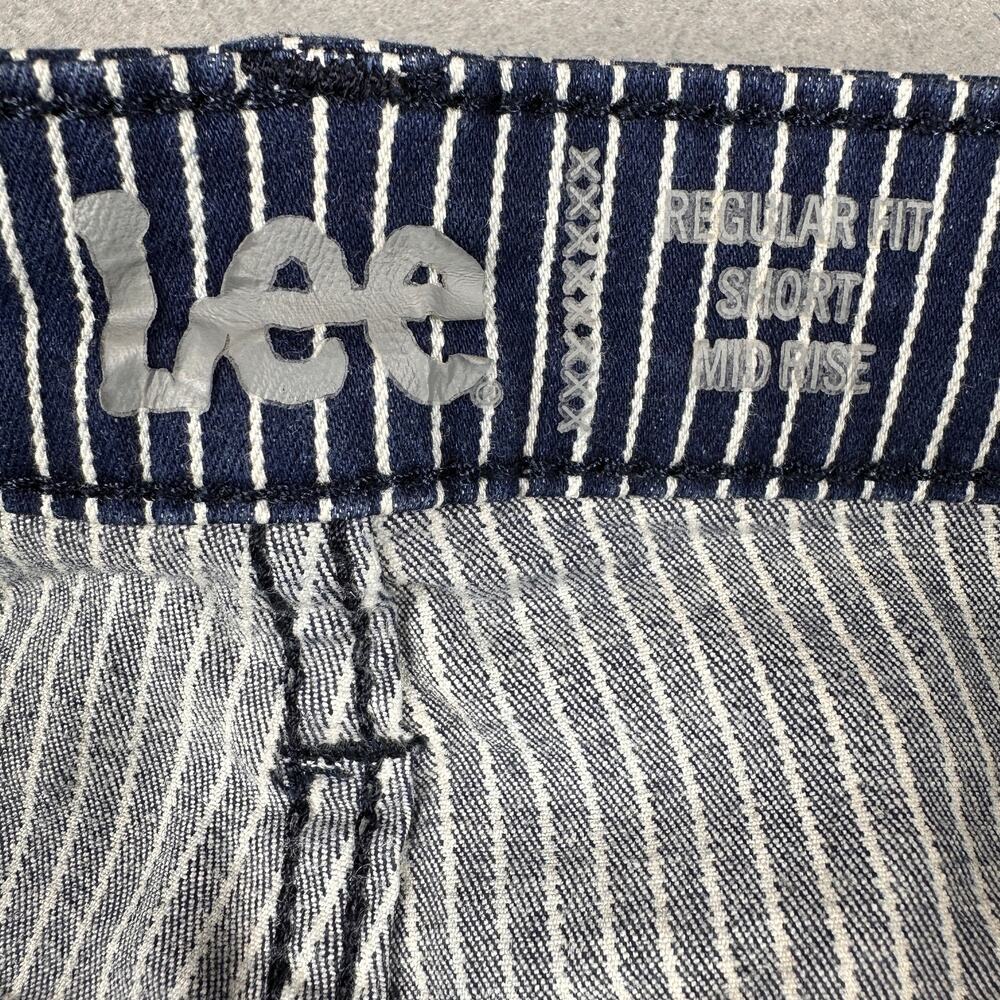 Lee Shorts Womens 14 Blue White Striped Regular Fit Mid Rise Summer Casual - Picture 3 of 16